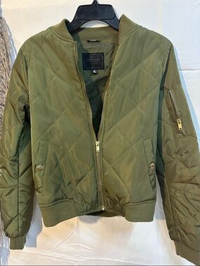 Miss London Quilted Bomber Jacket in Olive